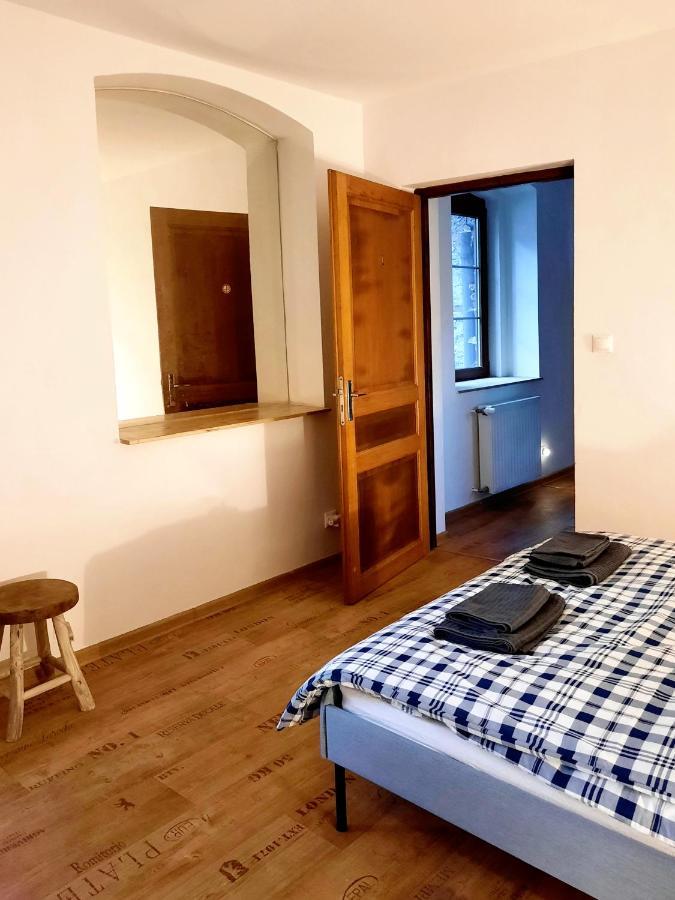 ヤーヒモフ Casa Santiniヴィラ エクステリア 写真