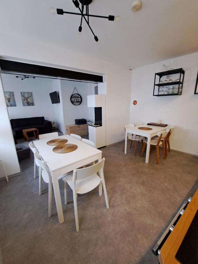 ヤーヒモフ Casa Santiniヴィラ エクステリア 写真